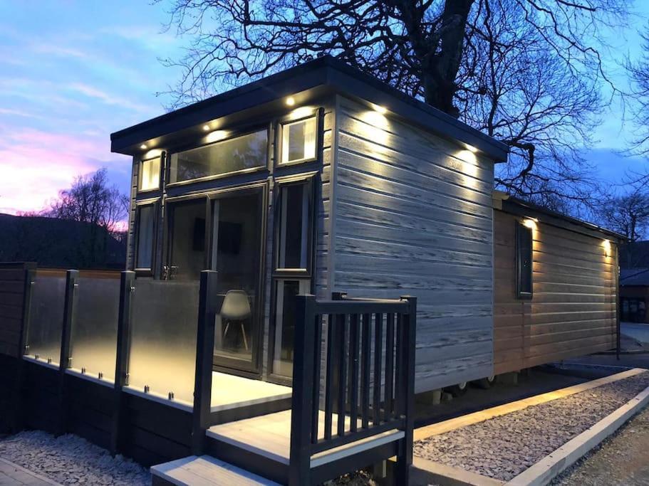 V28 - The Lookout With Hot Tub Villa Bangor Kültér fotó